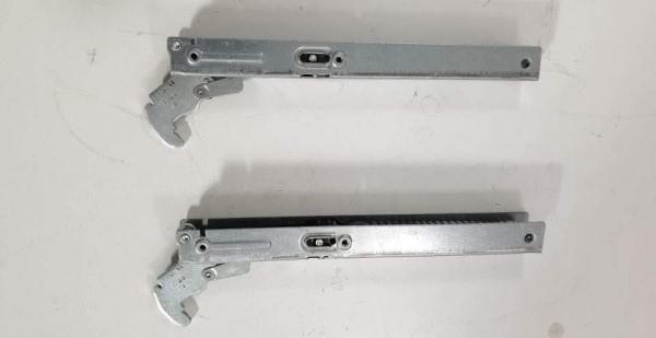 Whirlpool hinge - oven door m6 7-m55 light 481010648945 pour four - cuisinière whirlpool akz 513/ix
