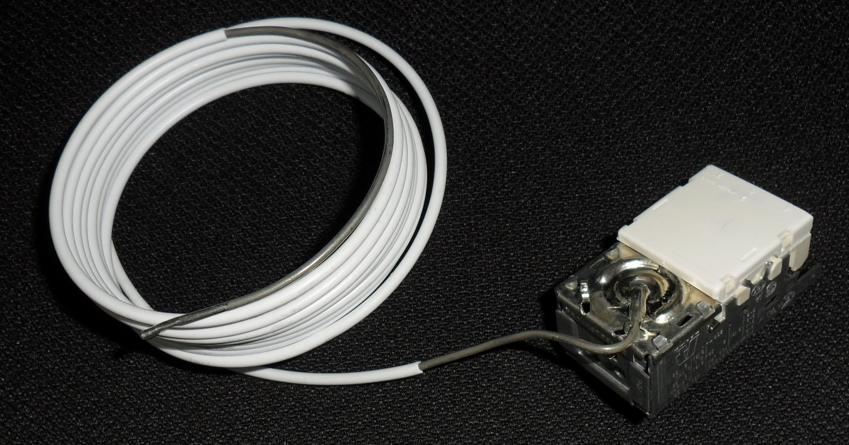 Privileg thermostat pour congelateur 2262170026 pour refrigerateur 92594265600 (451232000616143)