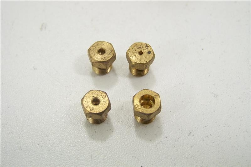 Scholtes pochette injecteurs gaz butane t c00097849 pour plaques de cuisson scholtes tc64s(ix) 03296