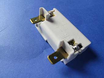Beko contacteur 481228118071 pour lave-vaisselle beko ocealv1249b 7634537353