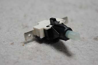 Whirlpool interrupteur marche / arrêt 481227618495 pour lave-vaisselle whirlpool adg8732/1nb 8542873