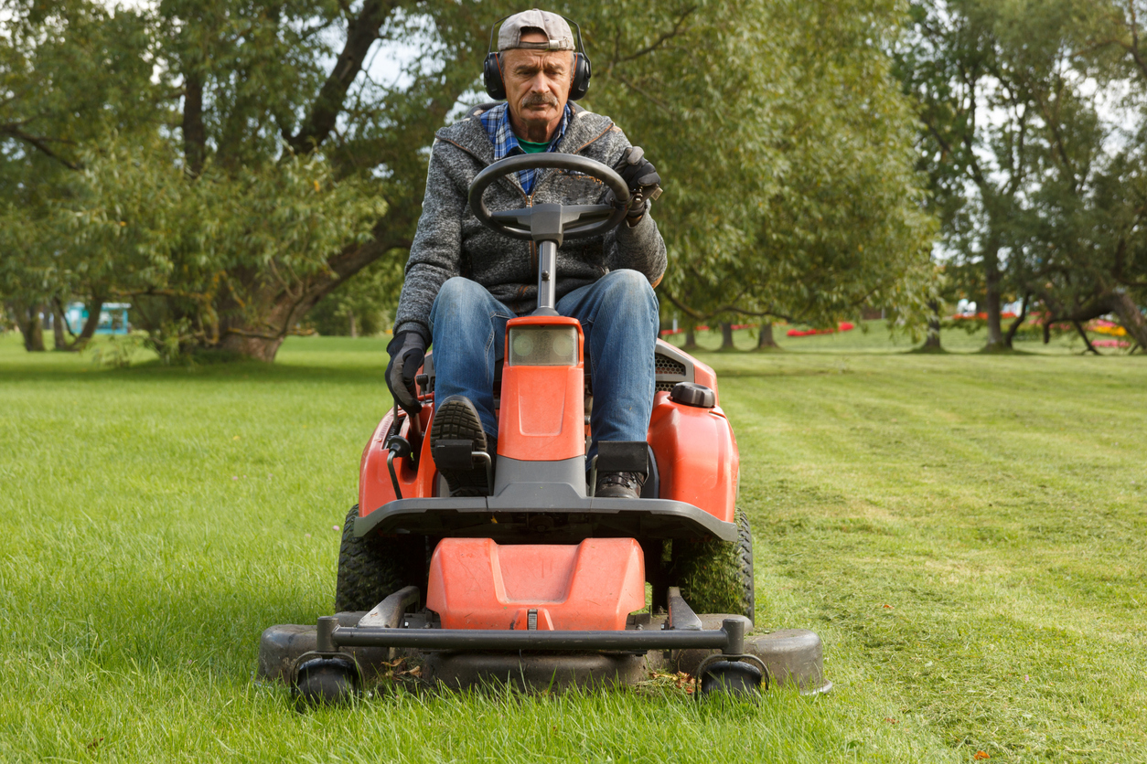 Comment Se Recharge La Batterie D Un Tracteur Tondeuse